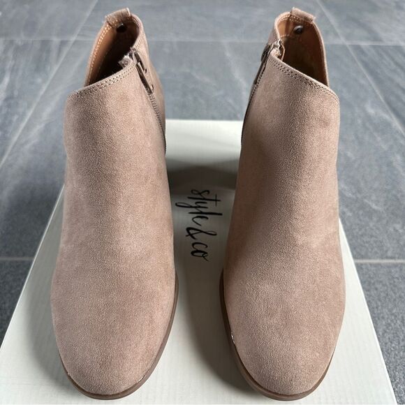 NWB Style & Co Size 7 Taupe Faux Suede Ankle Boots Block Heel Zip Booties - Picture 2 of 11